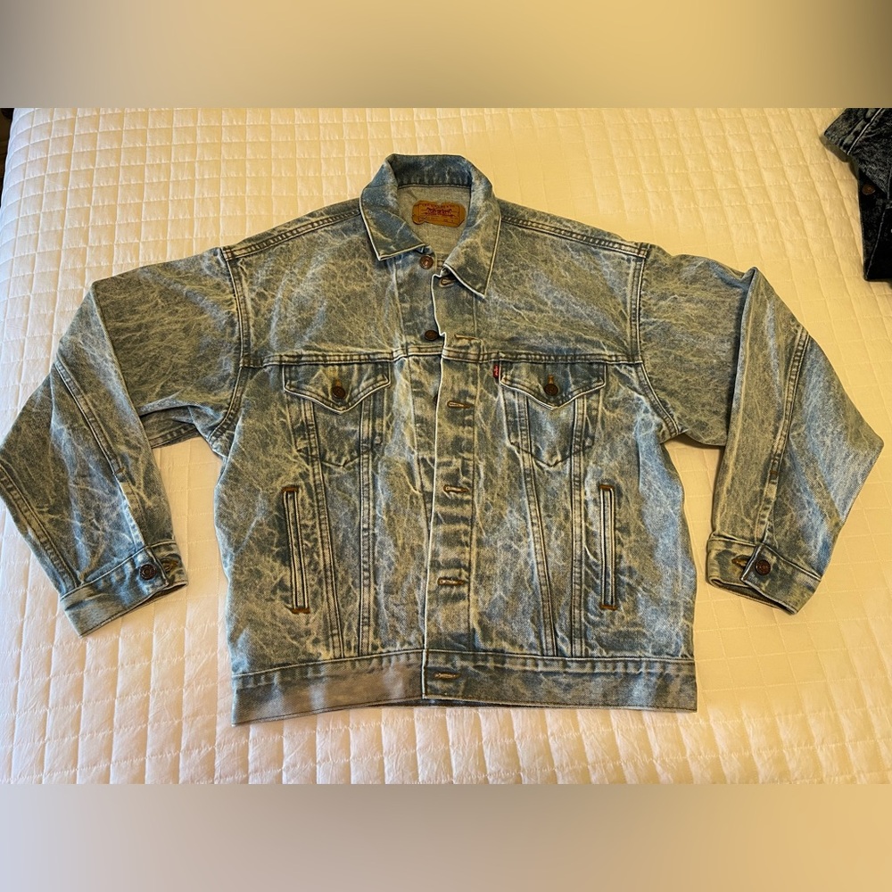 Vintage Levi’s Denim Trucker Jacket Acid
Wash